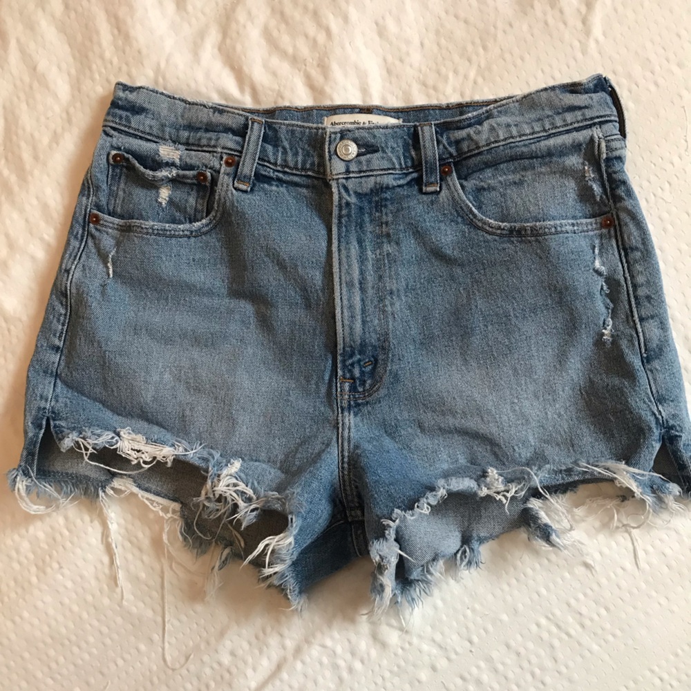 Abercrombie & Fitch The Mom Short High Rise 30/10 Medium Blue Denim Jeans